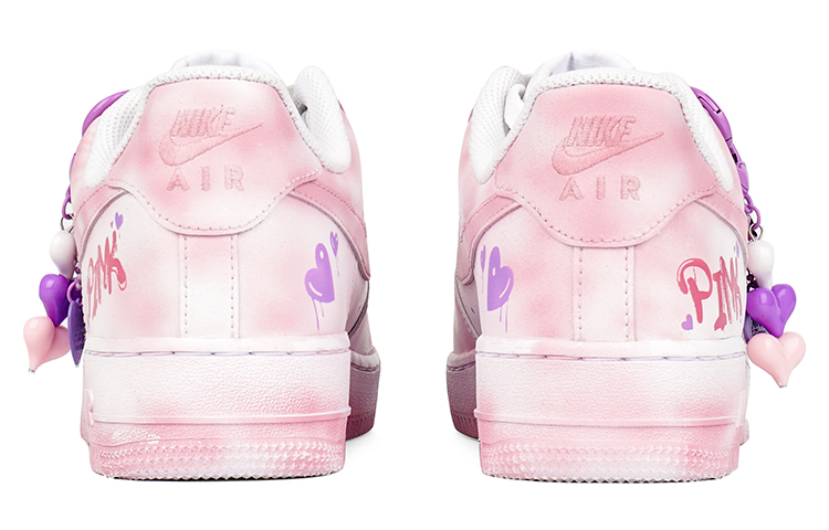 Shop (W) [定制鞋款] 耐克空军一号低帮情人节涂鸦粉白色 DD8959-100(Team拾柒-女款低帮爱心板鞋粉白)