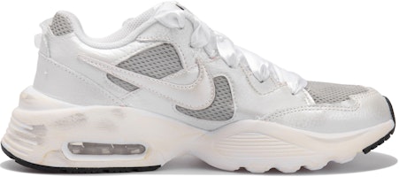 【訂製球鞋】Nike Air Max Fusion OKHR 質感銀色 絲綢蝴蝶結掛飾 蕾絲花瓣 銀鉤 低筒跑步鞋 女款 灰白銀 Shop 【訂製球鞋】Nike Air Max Fusion OKHR 質感銀色 絲綢蝴蝶結掛飾 蕾絲花瓣 銀鉤 低筒跑步鞋 女款 灰白銀