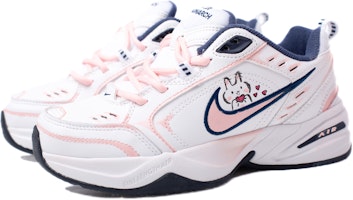 (W) 나이키 에어 모나크 4 '핑크 하트 토끼' (커스텀) 415445-102(Team-309比心兔) Shop (W) 나이키 에어 모나크 4 '핑크 하트 토끼' (커스텀) 415445-102(Team-309比心兔)