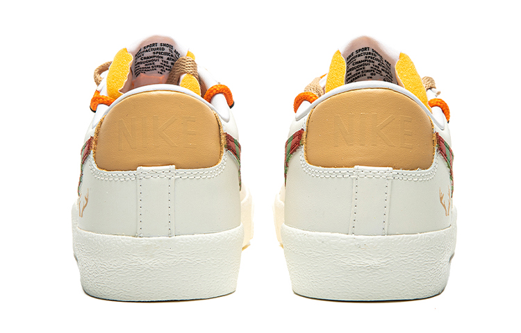 Shop (W) 나이키 블레이저 로우 '크리스마스 앤틀러'(커스텀) DC4769-102(Team22-女款鹿角米白A-BOX)