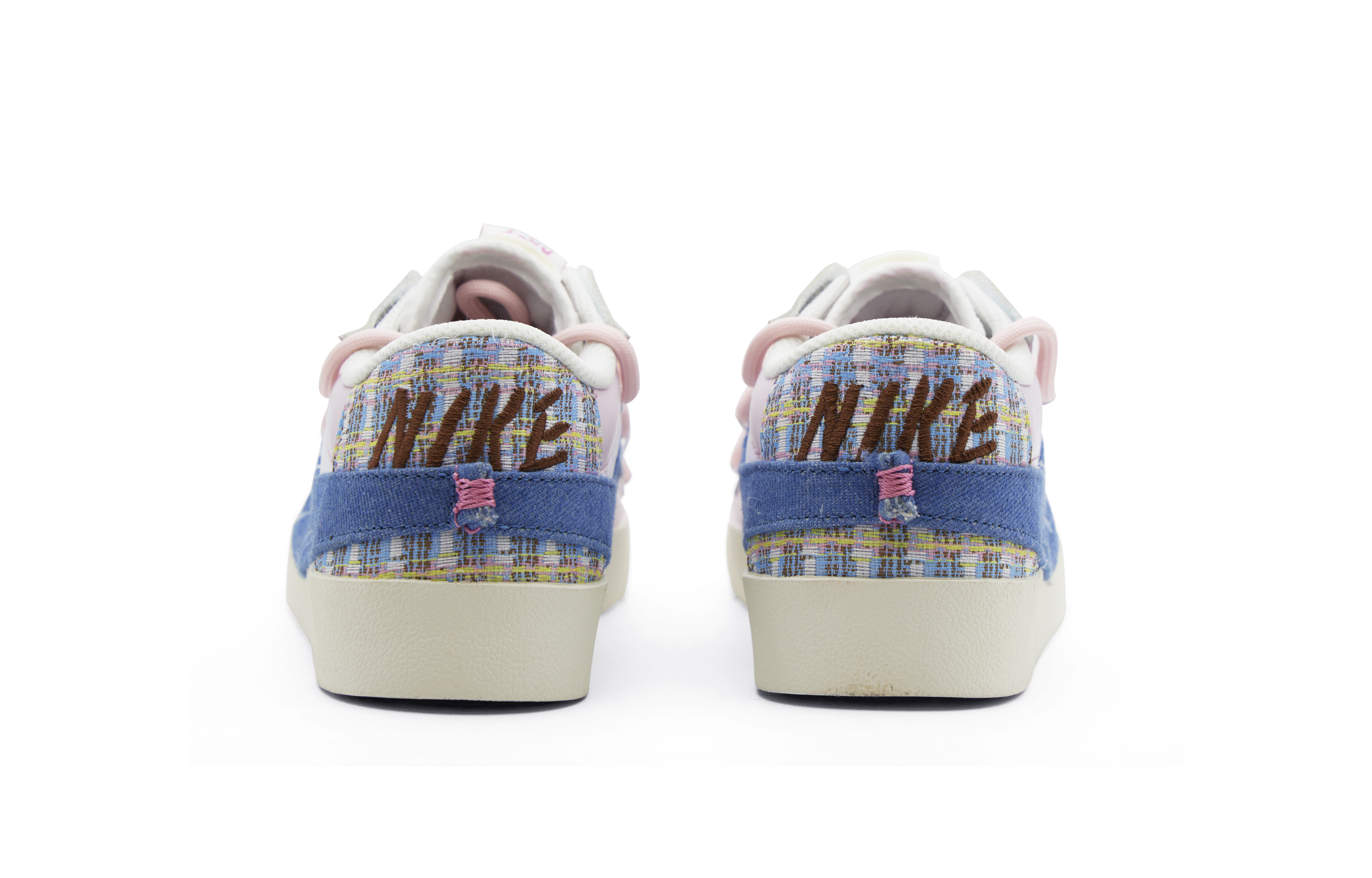 Shop 【訂製球鞋】Nike Blazer Low Jumbo 東裳蝶 神秘寧靜 優雅 美麗飛舞 低筒 板鞋 女款 白藍粉