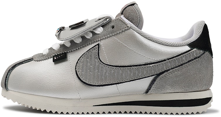 【定製球鞋】Nike Cortez 莓刻 星辰之眼 未來科技風 Y2K 低幫 跑步鞋 女款 銀 Buy 【定製球鞋】Nike Cortez 莓刻 星辰之眼 未來科技風 Y2K 低幫 跑步鞋 女款 銀