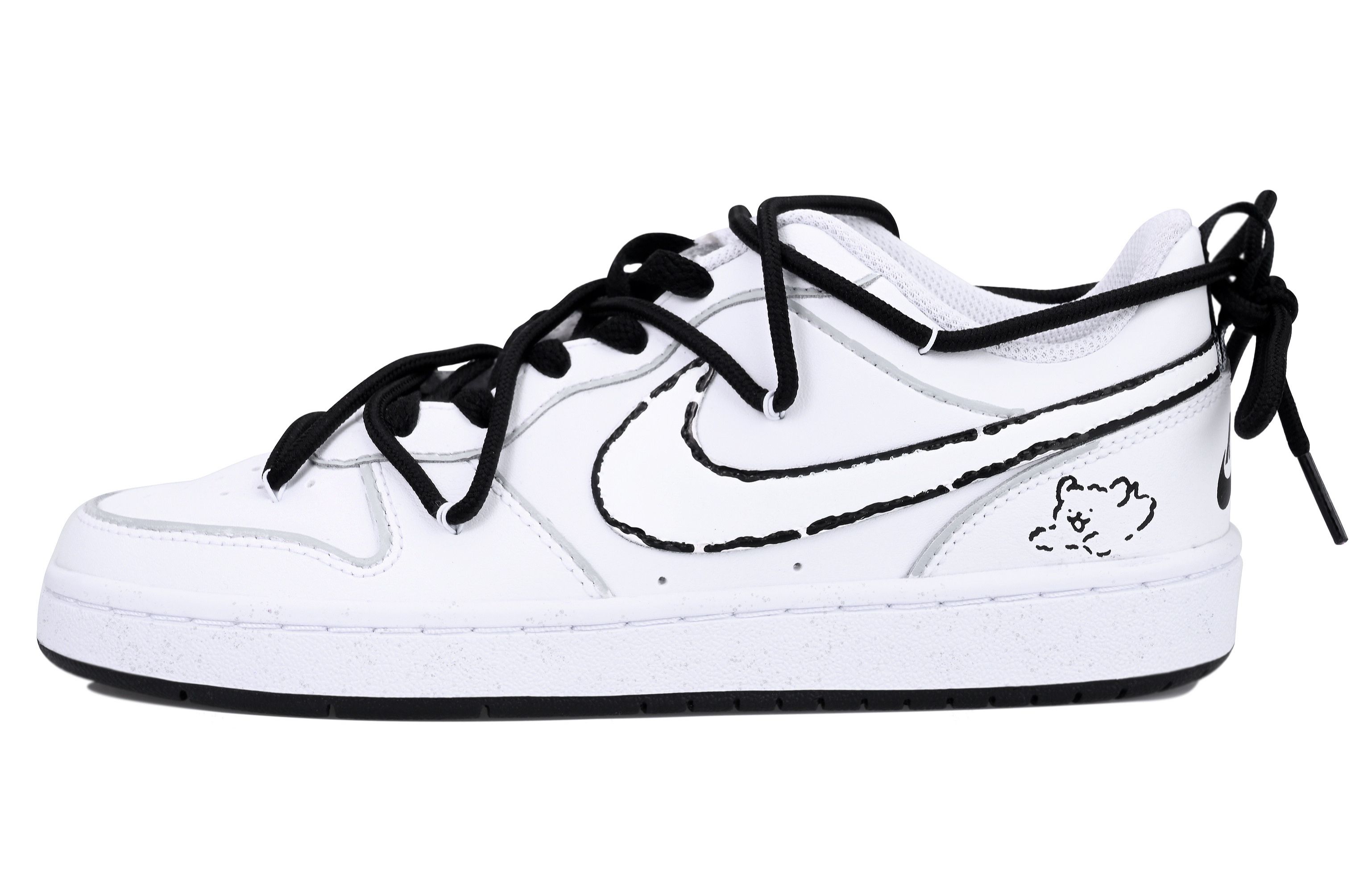 Buy (W) [カスタムシューズ] (女性用) ナイキコートバラ 'ブラックホワイトブラッド' DV5456-104(Team33-线条狗狗-女款）