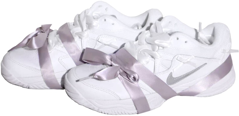 (W) ナイキ コートライト2 カスタム「フレンチヌードシルバーリボン」 AR8838-101-466356 Lookbook (W) ナイキ コートライト2 カスタム「フレンチヌードシルバーリボン」 AR8838-101-466356