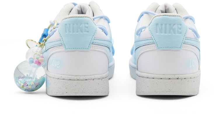 (W) 나이키 커스텀 코트 비전 로우 '블루 그라데이션 고백일기' (78 characters) DH3158-101-469090 Shop (W) 나이키 커스텀 코트 비전 로우 '블루 그라데이션 고백일기' (78 characters) DH3158-101-469090