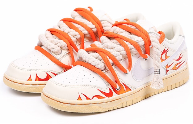【定制球鞋】 Nike Dunk Low 銀色地獄火焰 火焰 麻繩 噴繪 VIBE風 縫紉 低幫 板鞋 女款 白橙 Lookbook 【定制球鞋】 Nike Dunk Low 銀色地獄火焰 火焰 麻繩 噴繪 VIBE風 縫紉 低幫 板鞋 女款 白橙