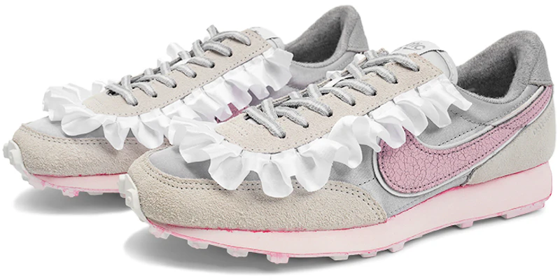【訂製球鞋】Nike Daybreak 莓刻 銀粉芭蕾 高級復古 防滑耐磨 低筒 跑步鞋 女款 銀粉白 Lookbook 【訂製球鞋】Nike Daybreak 莓刻 銀粉芭蕾 高級復古 防滑耐磨 低筒 跑步鞋 女款 銀粉白