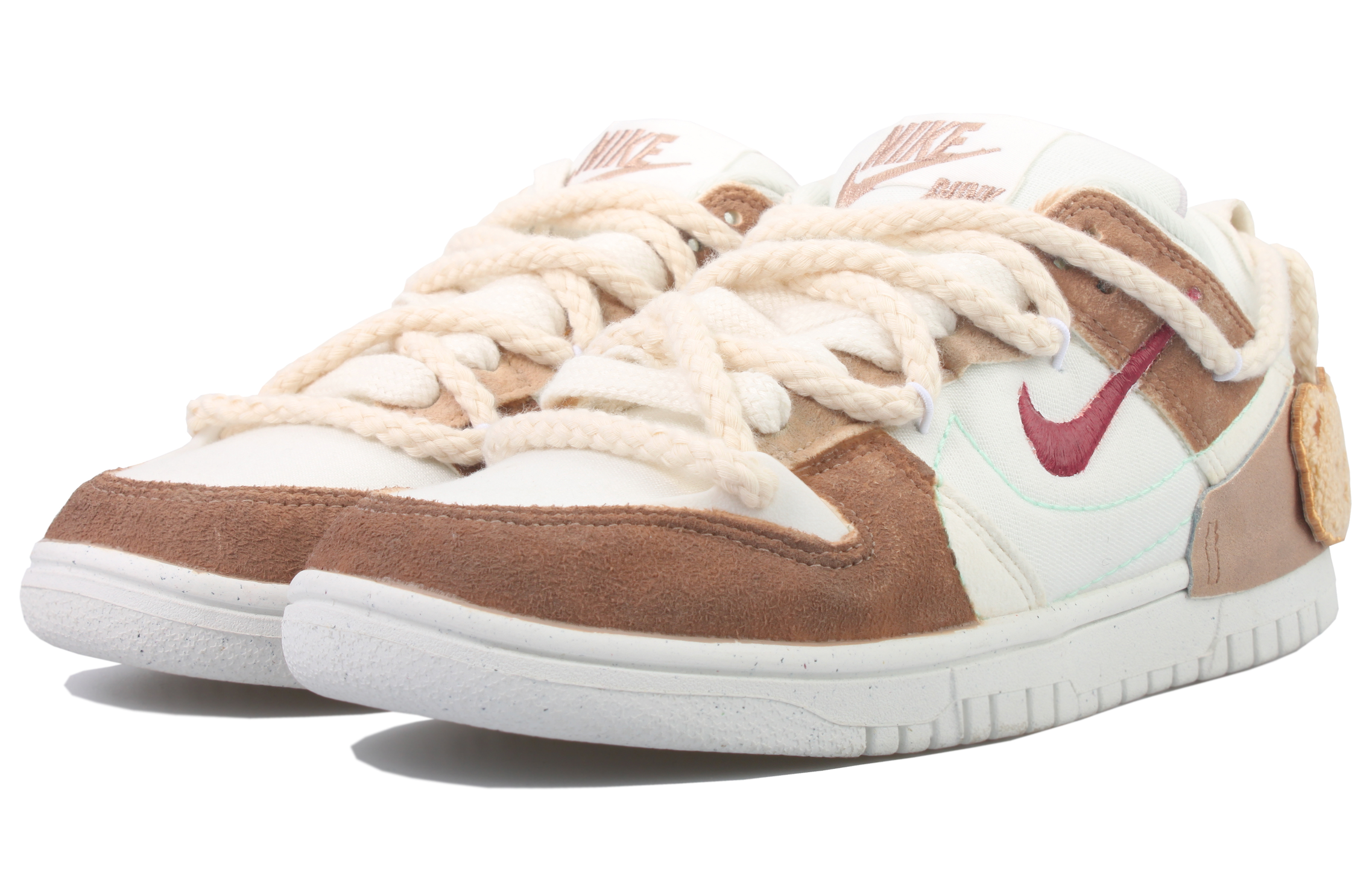 Lookbook 【定制球鞋】Nike Dunk Disrupt 2 奶咖小熊 低筒 板鞋 女款 白棕