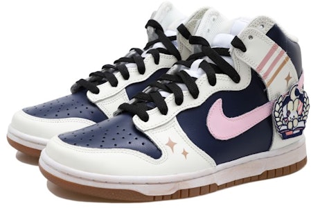【訂製球鞋】 Nike Dunk High 小兔 少女 白藍 勛章 做舊 高幫 板鞋 女款 粉色 Lookbook 【訂製球鞋】 Nike Dunk High 小兔 少女 白藍 勛章 做舊 高幫 板鞋 女款 粉色