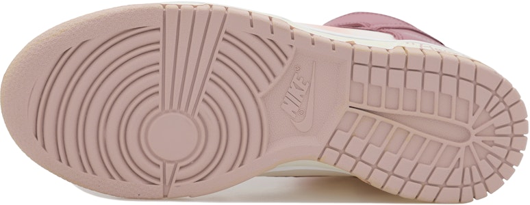 【訂製球鞋】 Nike Dunk 高筒 粉紅 OKHR 愛心漸變 老化褪色 復古 耐磨 低筒 休閒鞋 女款 白粉色 Details for 【訂製球鞋】 Nike Dunk 高筒 粉紅 OKHR 愛心漸變 老化褪色 復古 耐磨 低筒 休閒鞋 女款 白粉色