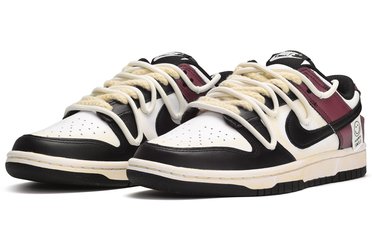 Lookbook (W) [Kasur Kasut] Nike Dunk Rendah 'Aged Smiley Hitam Putih Merah' DD1503-101(TeamE-女款笑脸贴黑白红)