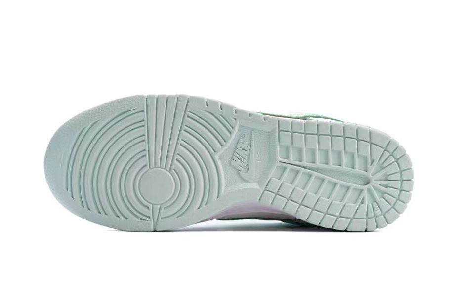 Purchase (W) [Zapatillas Personalizadas] Nike Dunk Low 'Barely Green' Verde Pastel DD1503-104(Team1-女款多巴胺绿）