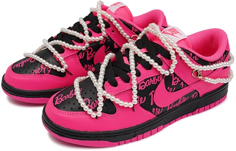 【訂製球鞋】Nike Dunk Low 莓刻 黑玫巴比 甜酷風 辣妹風 巴比 低筒 板鞋 女款 黑粉 Lookbook 【訂製球鞋】Nike Dunk Low 莓刻 黑玫巴比 甜酷風 辣妹風 巴比 低筒 板鞋 女款 黑粉