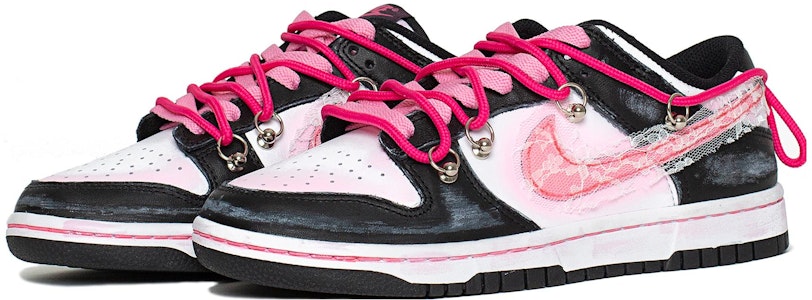 【客製球鞋】Nike Dunk Low 熊貓 甜美辣妹 芭蕾風 蕾絲 金屬 Y2k千禧風 次文化 低筒 滑板鞋 女款 黑粉 Lookbook 【客製球鞋】Nike Dunk Low 熊貓 甜美辣妹 芭蕾風 蕾絲 金屬 Y2k千禧風 次文化 低筒 滑板鞋 女款 黑粉