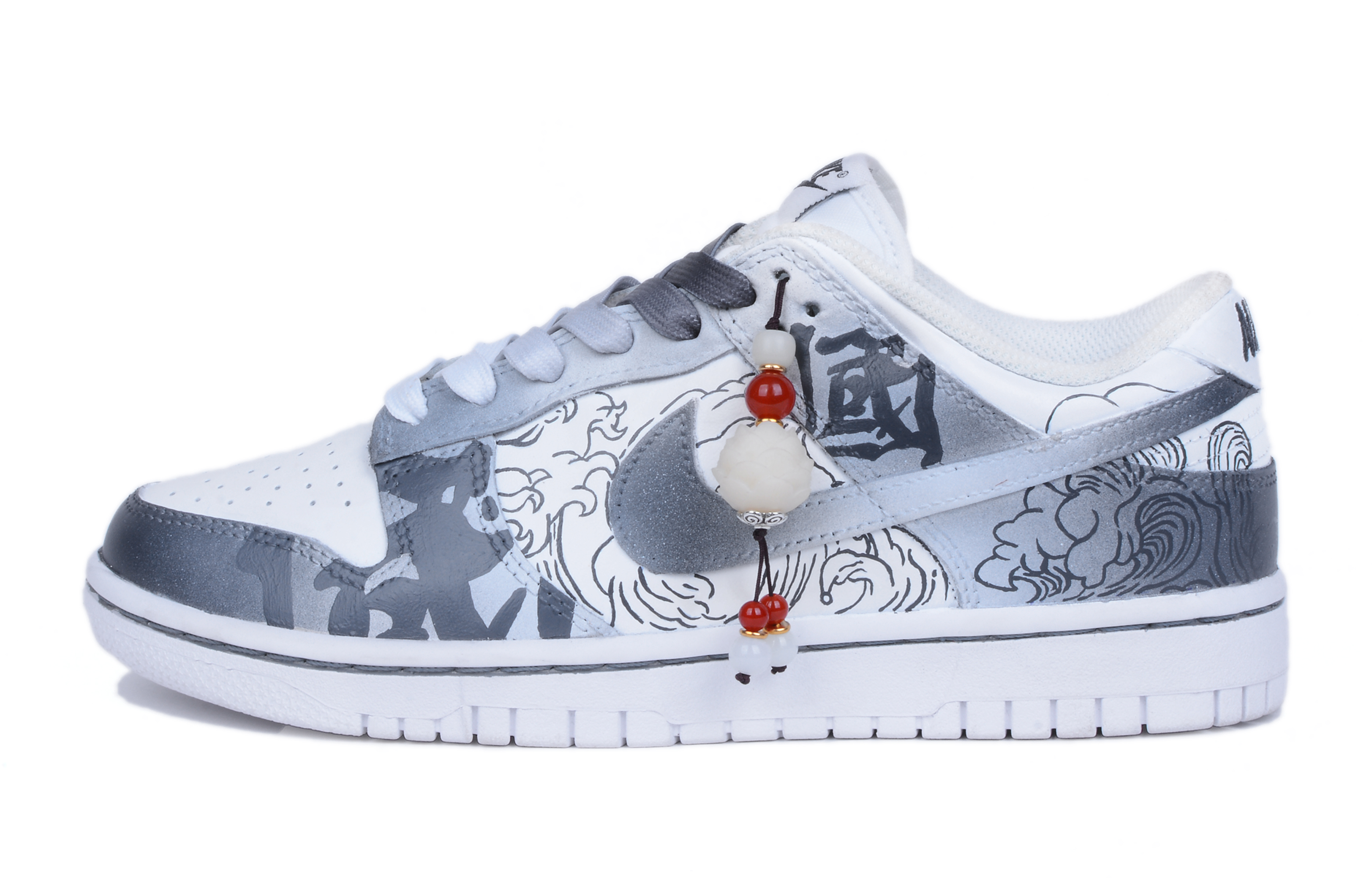 Buy 【訂製球鞋】 Nike Dunk Low 破浪 國風 休閒 低幫 板鞋 女款 黑白灰