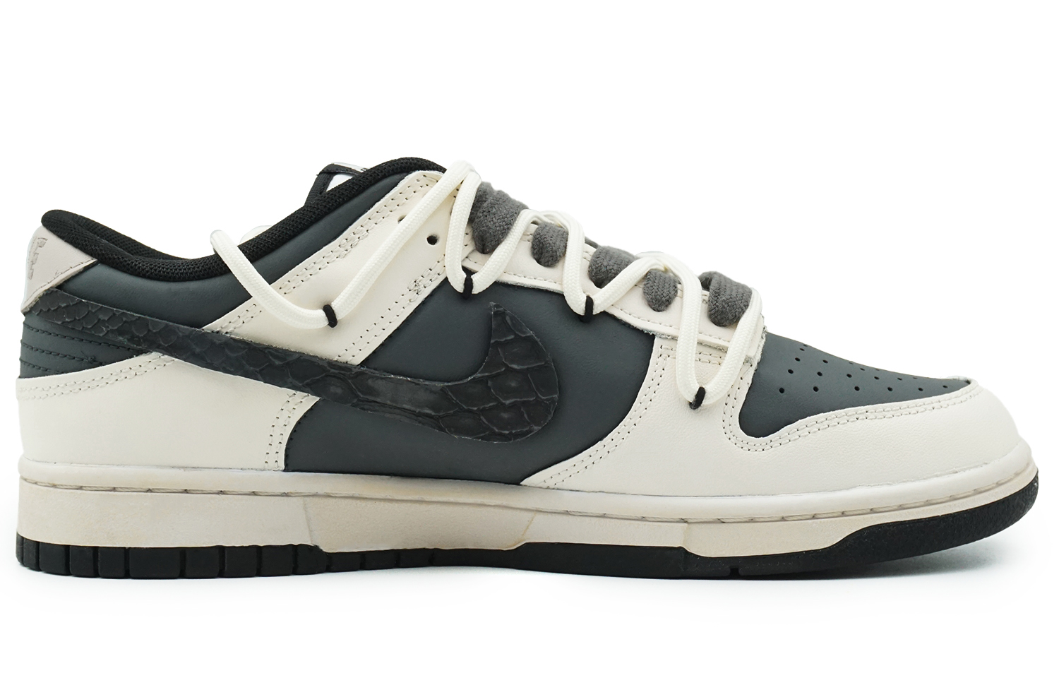 [Custom Shoes] (W) Nike Dunk Low 'Black White Snake Star' 圖 2