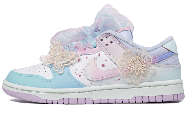 【定制球鞋】Nike Dunk Low 漸變噴色 蕾絲 櫻花 低幫 板鞋 女款 藍粉白 Buy 【定制球鞋】Nike Dunk Low 漸變噴色 蕾絲 櫻花 低幫 板鞋 女款 藍粉白