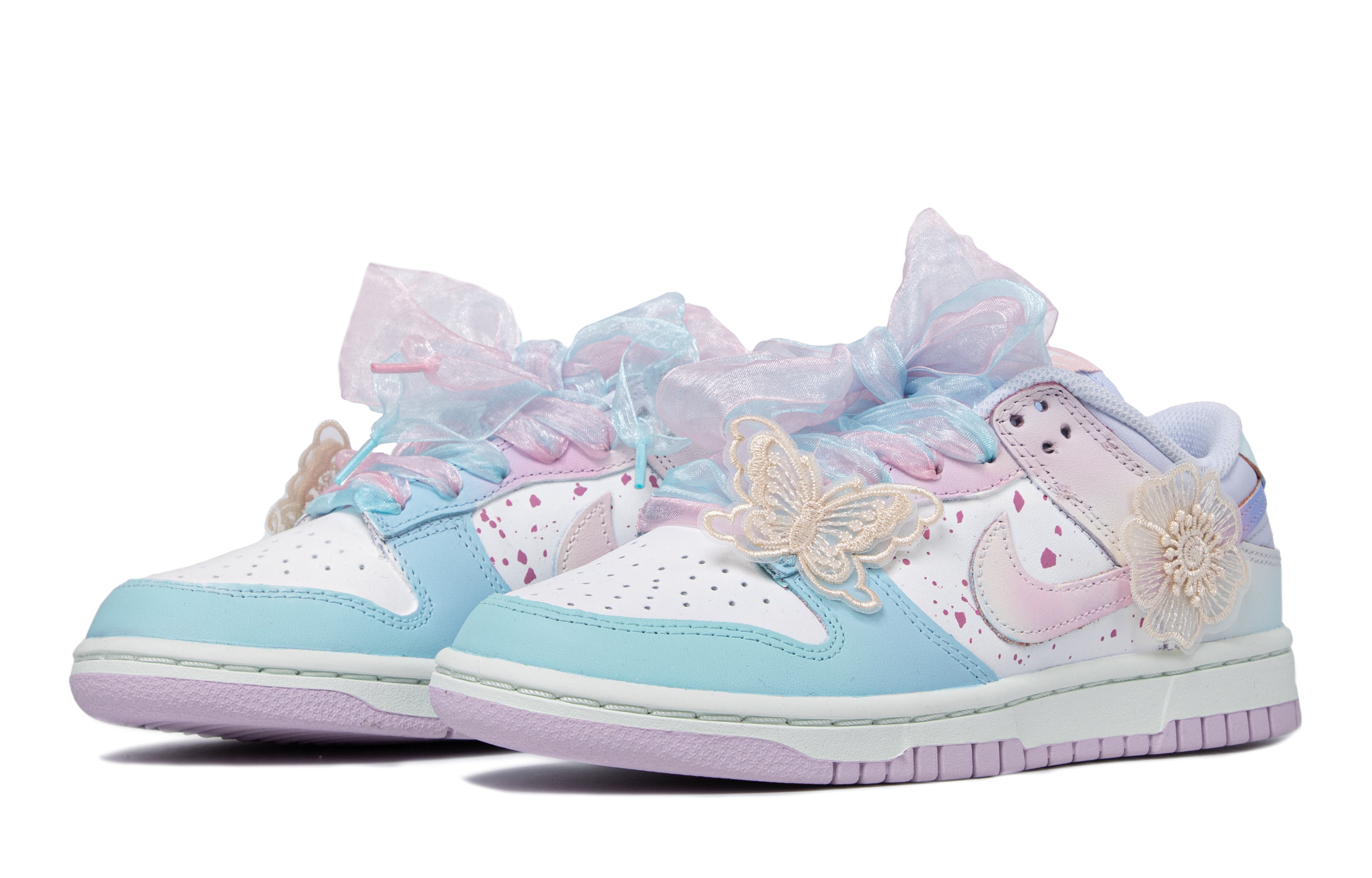 Lookbook 【定制球鞋】Nike Dunk Low 漸變噴色 蕾絲 櫻花 低幫 板鞋 女款 藍粉白