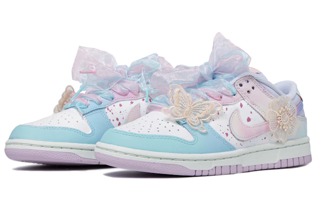 【定制球鞋】Nike Dunk Low 漸變噴色 蕾絲 櫻花 低幫 板鞋 女款 藍粉白 Lookbook 【定制球鞋】Nike Dunk Low 漸變噴色 蕾絲 櫻花 低幫 板鞋 女款 藍粉白