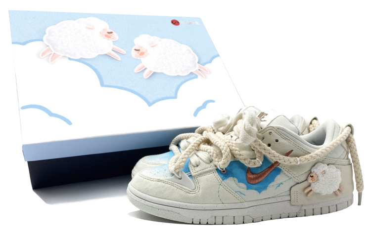 Buy (W) 나이키 덩크 로우 '푸른 하늘과 흰 구름' (커스텀) DH4402-100(Team柒-女款小羊刺绣S-BOX)