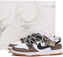 【特製球鞋】Nike Dunk Low 禮盒 解構 高街 低筒 滑板鞋 女款 棕色 Buy 【特製球鞋】Nike Dunk Low 禮盒 解構 高街 低筒 滑板鞋 女款 棕色