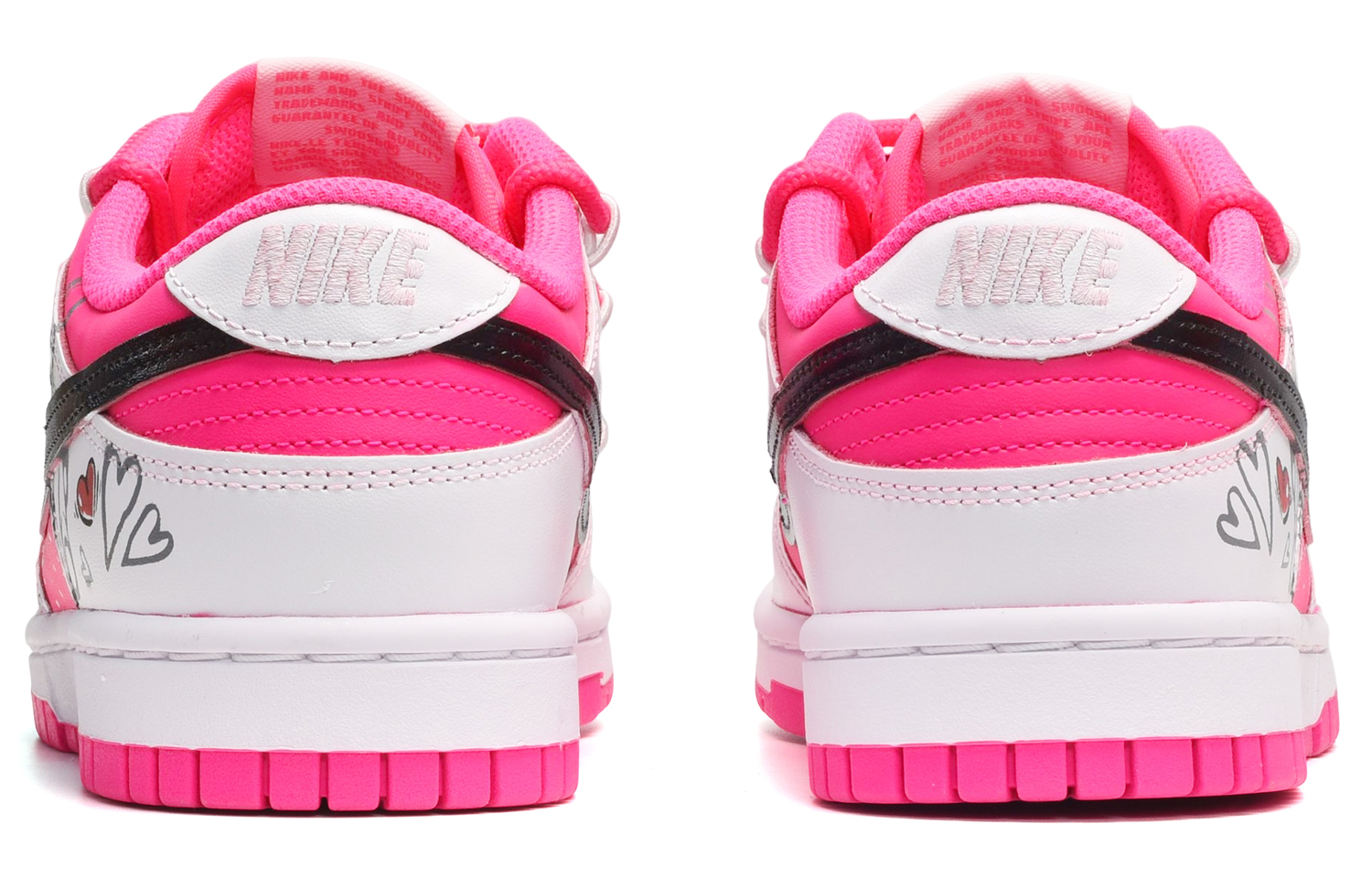 Shop 【定制球鞋】 Nike Dunk Low 解構風 卡通兔子 低幫 板鞋 女款 黑白粉