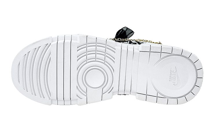 Details for (W) [Zapatos Personalizados] Nike Dunk Low 'Chanel Patch - Negro Blanco' DO5219-111(Team叁-女款黑白小香)