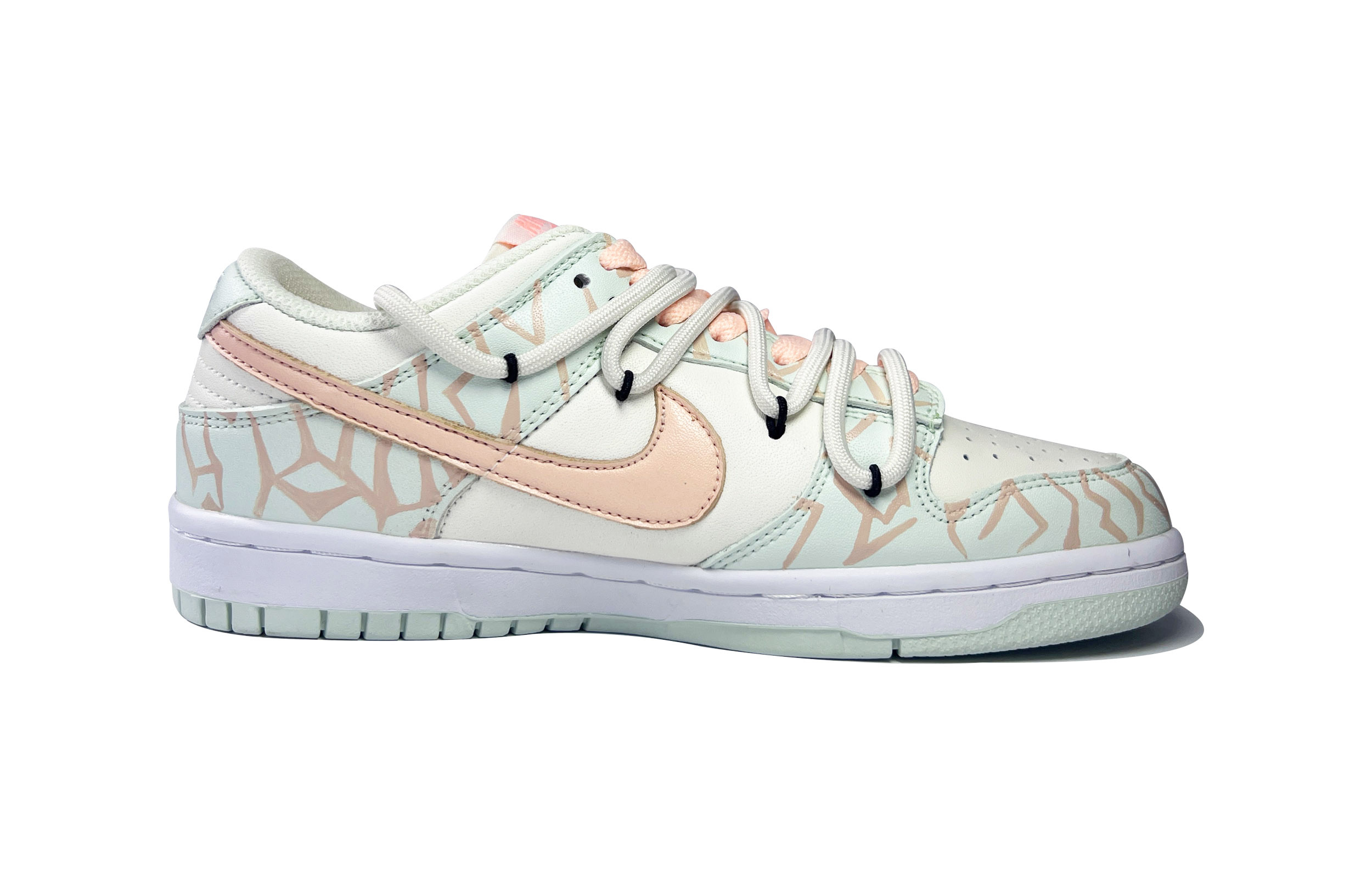 Lookbook (W) 나이키 덩크 로우 '초코쉐이크 디컨스트럭티드' DN1431-102(TeamD-女款草莓巧克力)