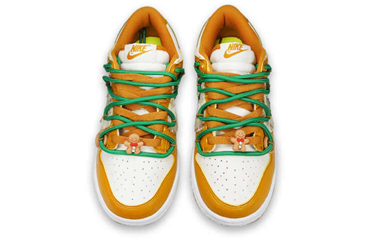 Shop 【定制球鞋】Nike Dunk Low 聖誕禮物 可愛餅乾 格子貼布 休閒 特殊鞋盒 低筒 板鞋 女款 棕綠