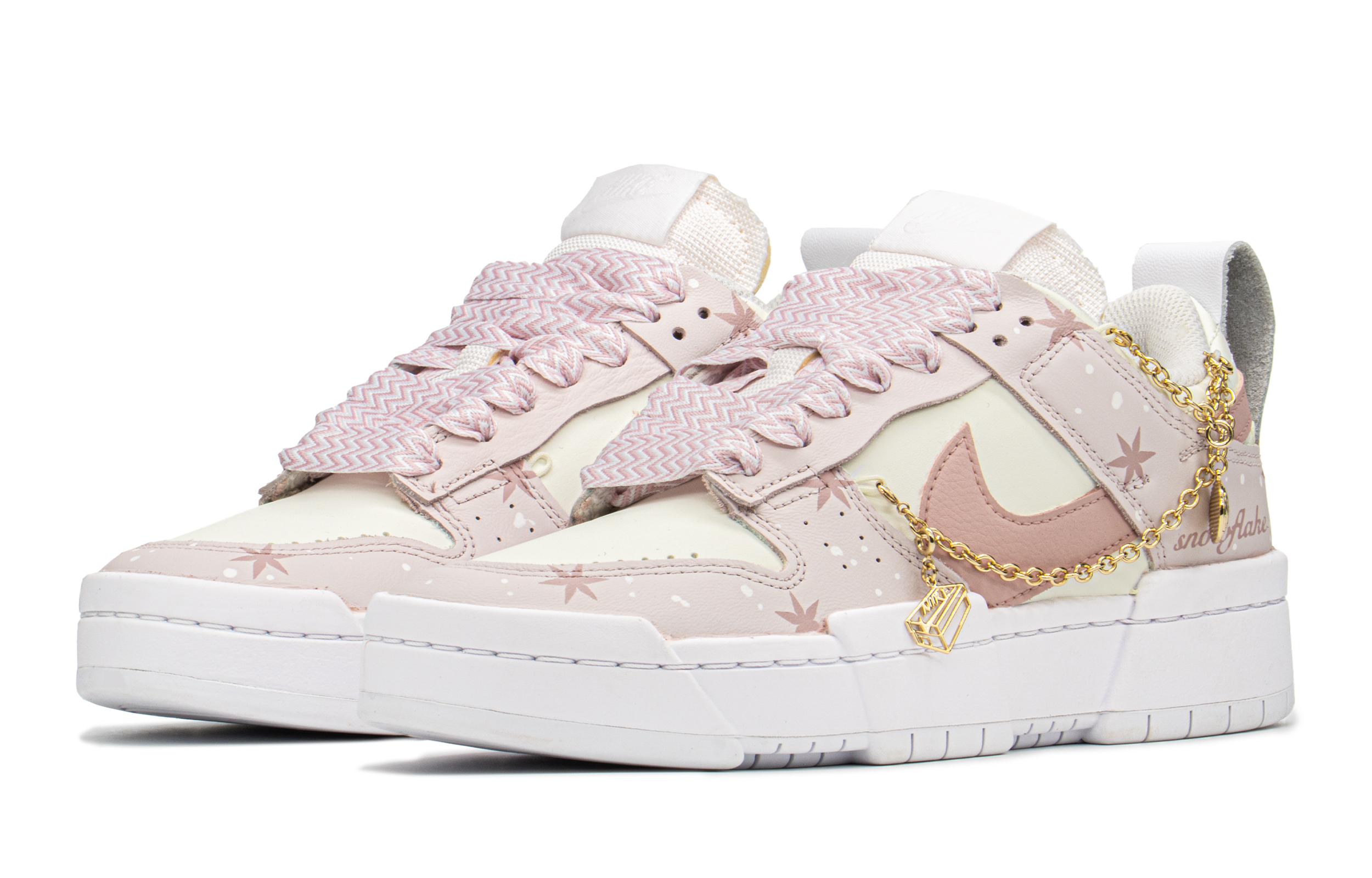 Lookbook (W) 나이키 덩크 로우 '크리스마스 눈꽃' (커스텀) DO5219-111(TeamA-DKD女粉雪花S-BOX)