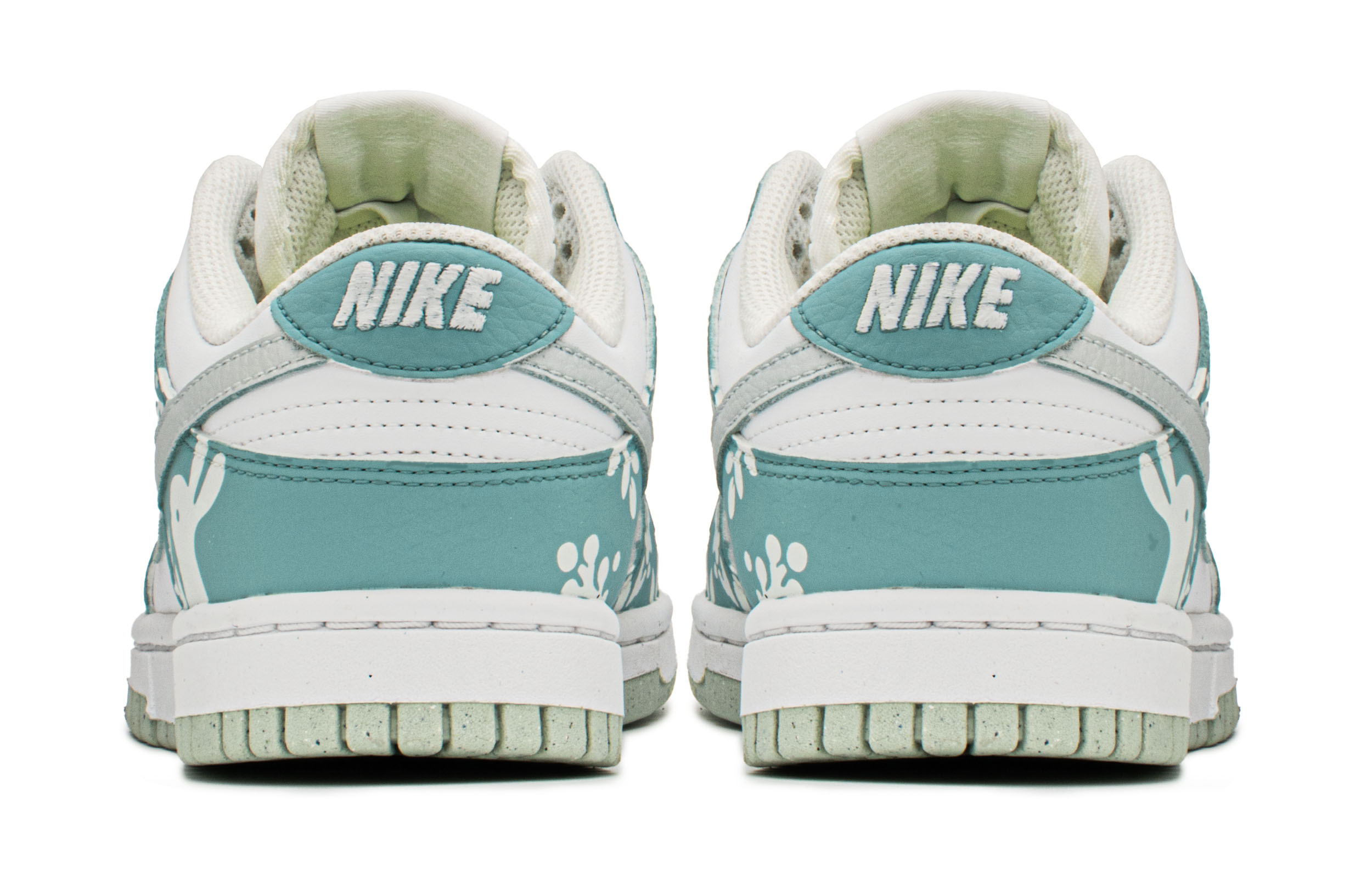 Shop 【定制球鞋】Nike Dunk Low FZBB CNY 解構 兔花 禮盒 低幫 板鞋 女款 白綠