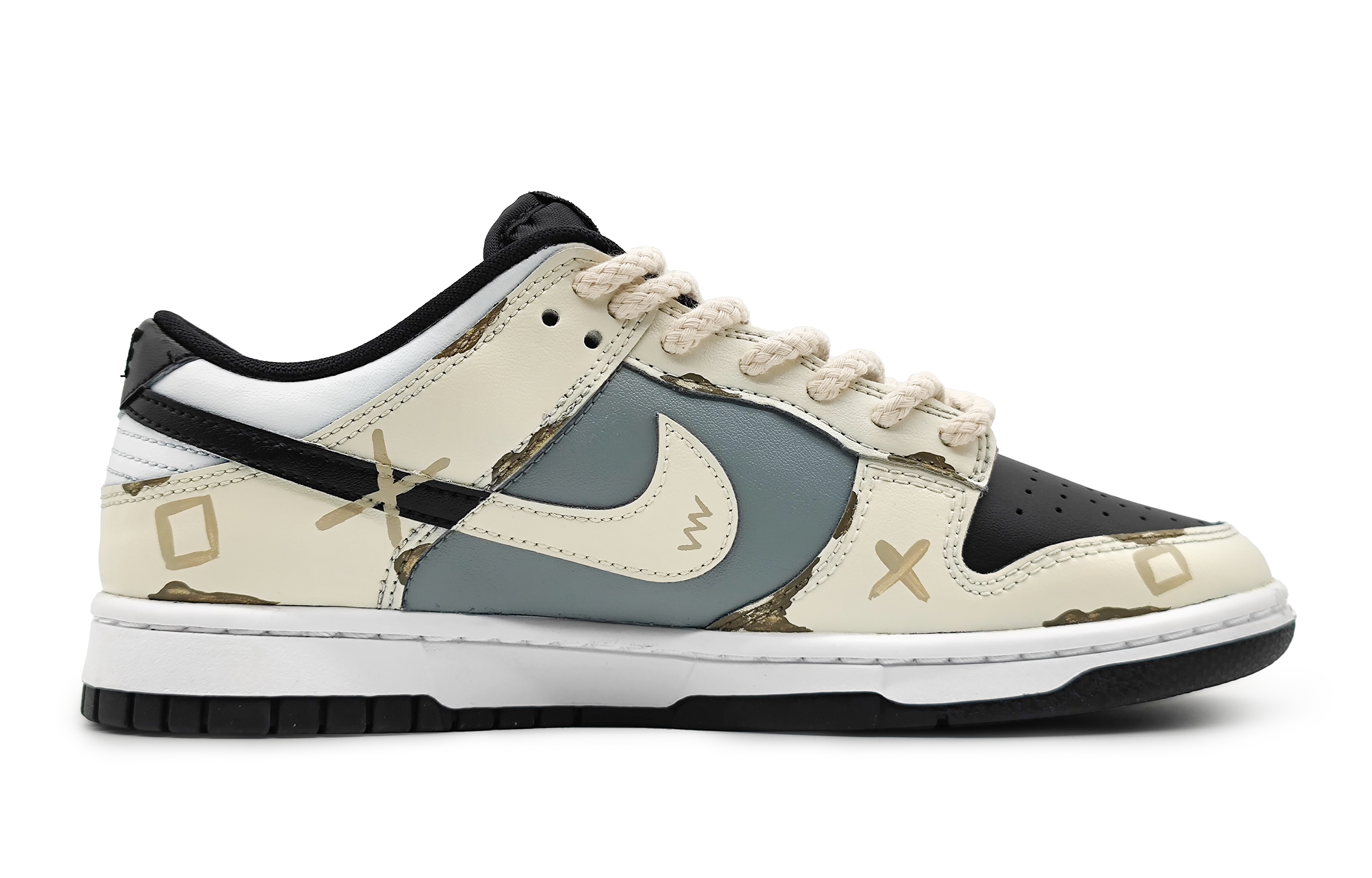Order (W) ナイキ ダンク カスタム グラフィティ 黒ベージュ
(Nike Danku Kasutamu Gurafiti Kurobēju) FD1232-001(Team16-女款潮玩涂鸦)