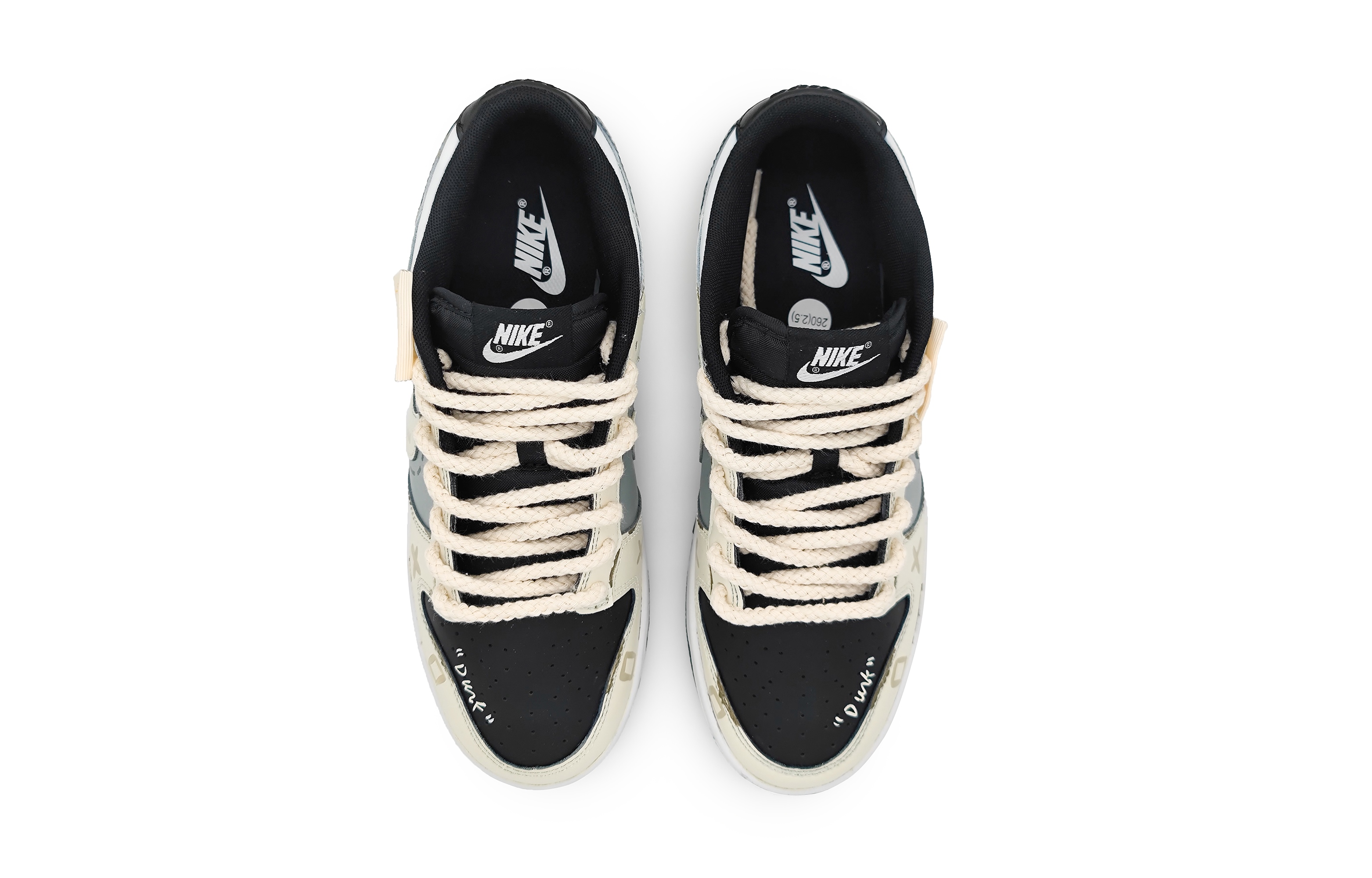 Shop (W) ナイキ ダンク カスタム グラフィティ 黒ベージュ
(Nike Danku Kasutamu Gurafiti Kurobēju) FD1232-001(Team16-女款潮玩涂鸦)