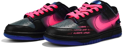 【定制球鞋】Nike Dunk Low 莓刻 午夜霓虹 賽博朋克 甜酷辣妹 低筒 板鞋 女款 粉黑 Lookbook 【定制球鞋】Nike Dunk Low 莓刻 午夜霓虹 賽博朋克 甜酷辣妹 低筒 板鞋 女款 粉黑