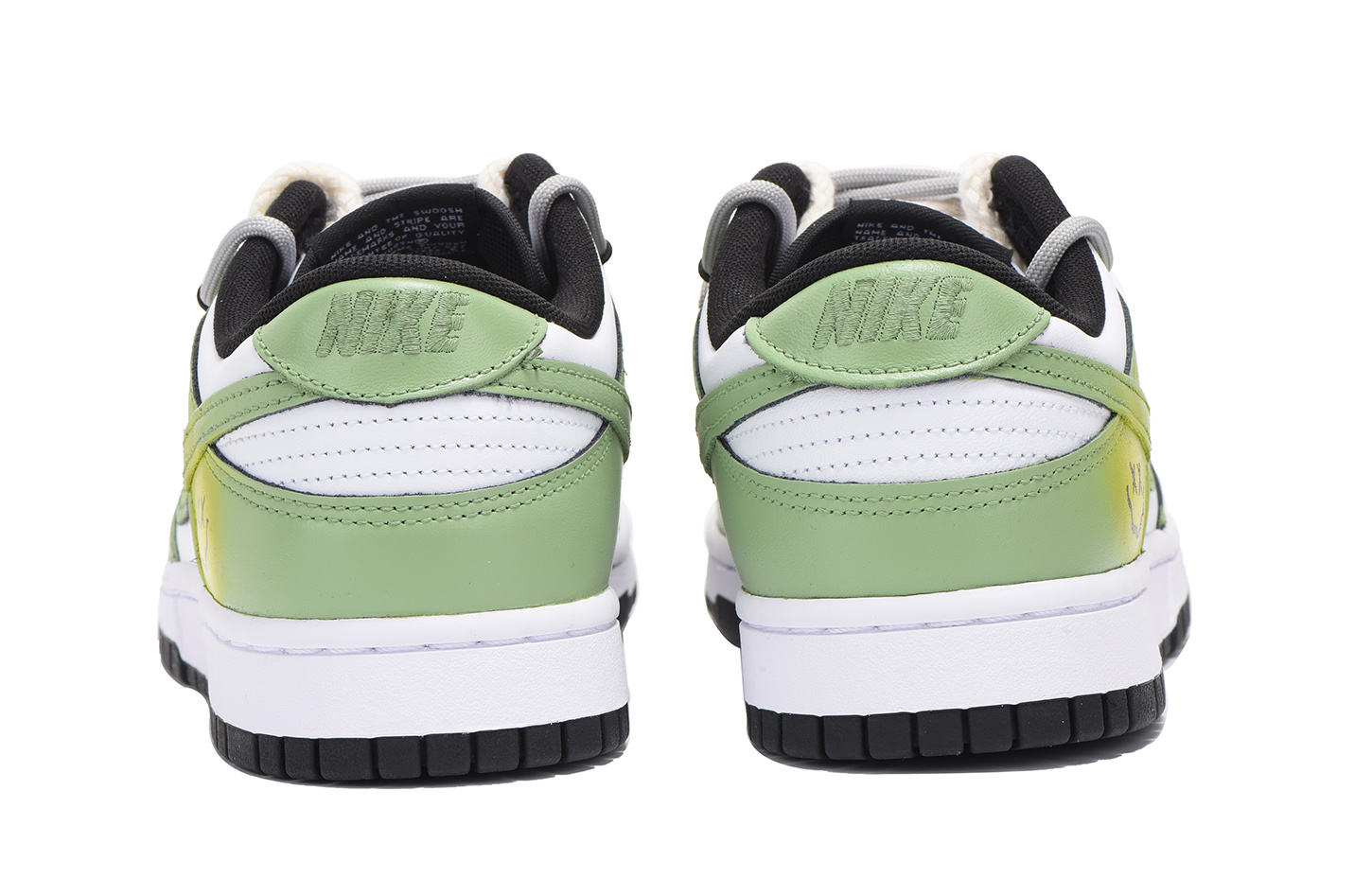 Shop (W) ナイキ ダンク ロー「デコンストラクション スマイリー グリーン」（ウィメンズ） CW1590-100(Team拾伍-女款绿笑脸)