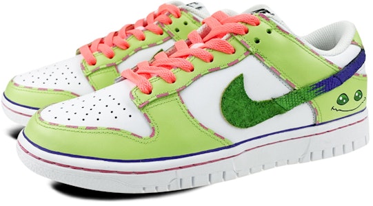 (W) ナイキ ダンク LOW "デジモン パタモン" カスタム DD7099-100(Team叁-女款巴鲁兽绿) Lookbook (W) ナイキ ダンク LOW "デジモン パタモン" カスタム DD7099-100(Team叁-女款巴鲁兽绿)