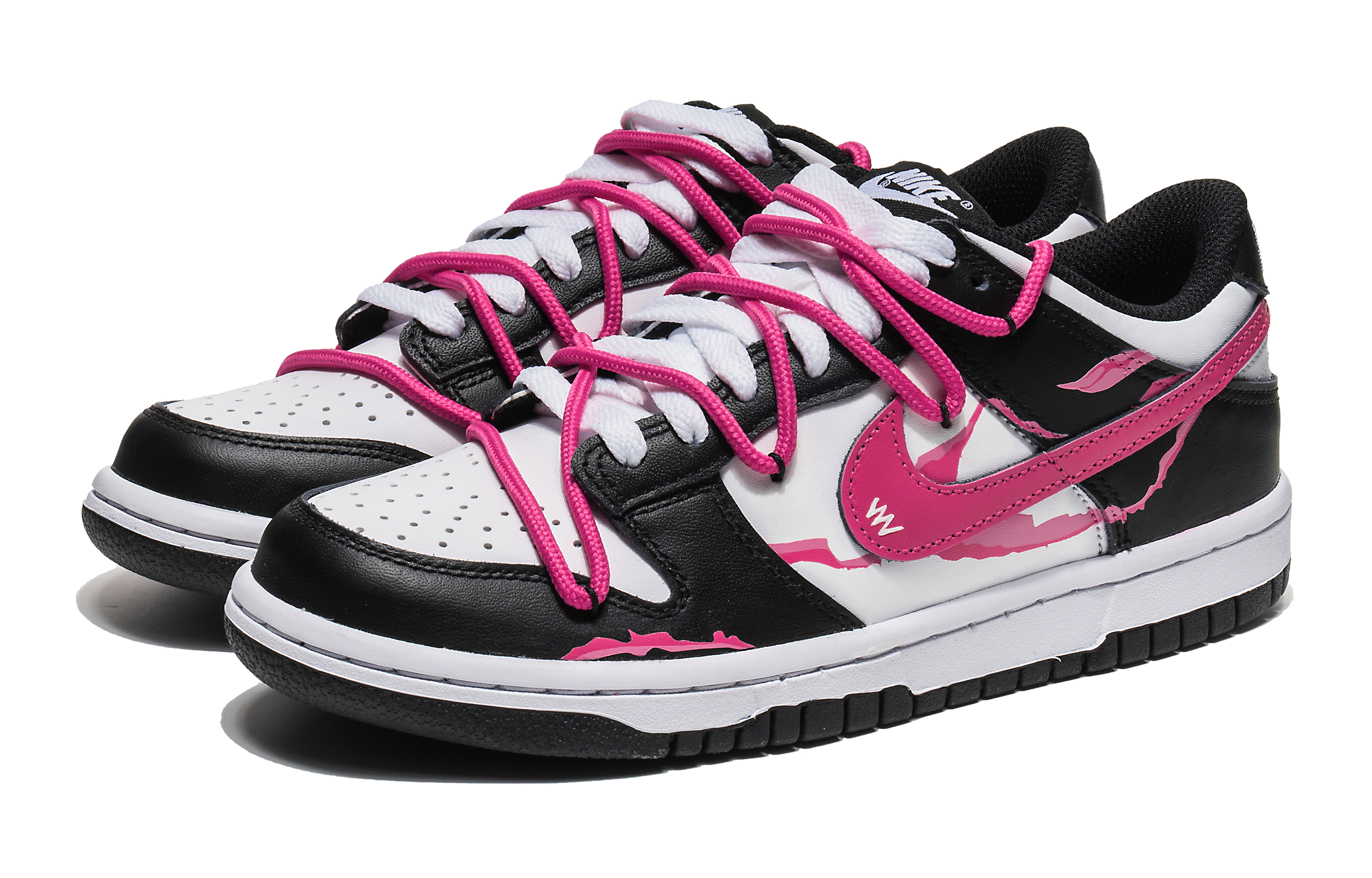 Lookbook (W) 나이키 덩크 로우 '도파민 뉴론 블랙핑크' (커스텀) CW1590-100(Team67女款神经元黑粉)