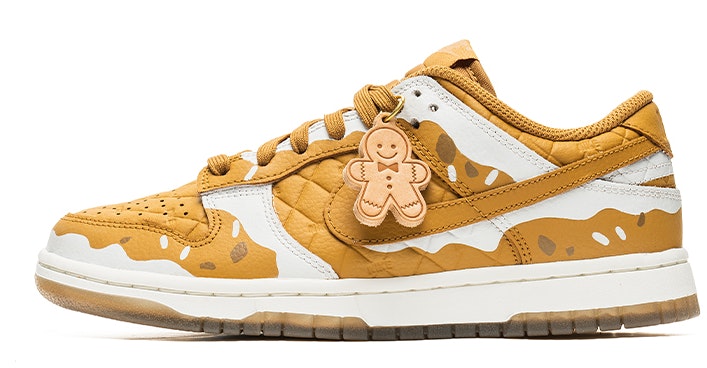 custom-shoes-women-nike-dunk-low-gingerbread-christmas-gingham