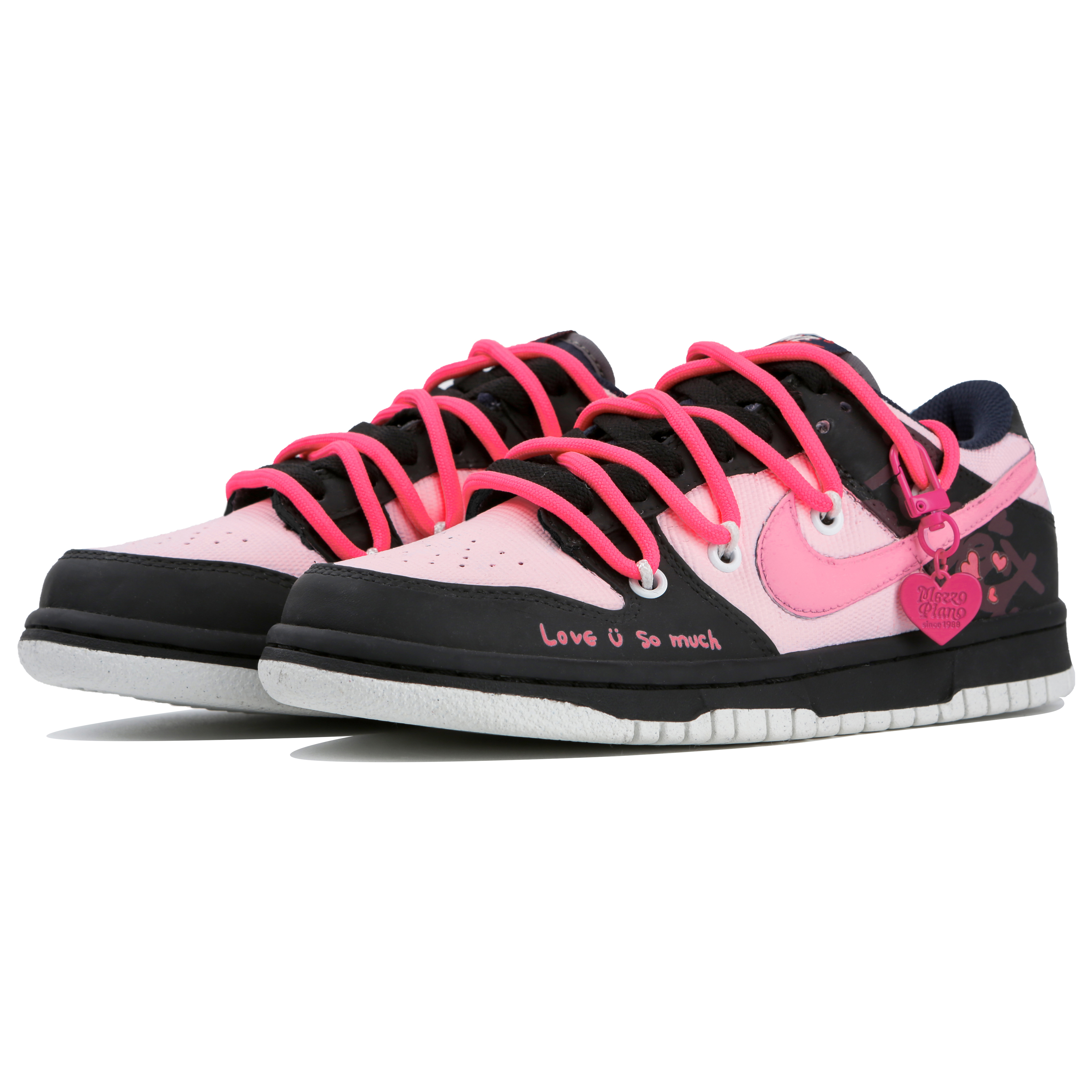 Lookbook (W) 【カスタムシューズ】(女性用) ナイキ ダンク ロー 'グラフィティ ブラック-ピンク' DM1051-400(Team4-女款无限心动)