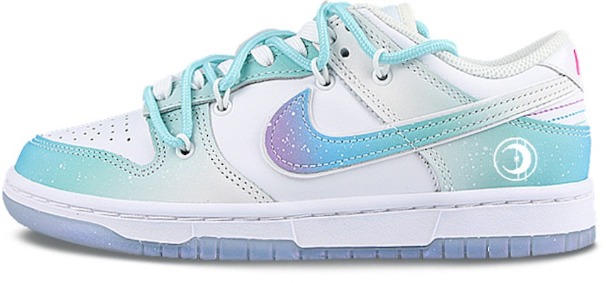 (W) 나이키 덩크 로우 '무지개 흩뿌림 블루-화이트' (커스텀) FJ7743-194(Team58-镭射月亮) Buy (W) 나이키 덩크 로우 '무지개 흩뿌림 블루-화이트' (커스텀) FJ7743-194(Team58-镭射月亮)
