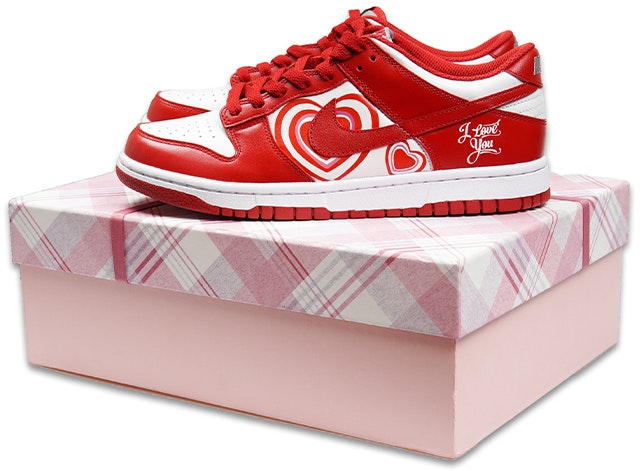 custom-shoes-women-nike-dunk-low-jumping-heart