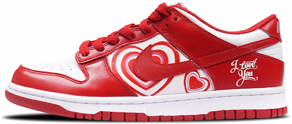 【定制球鞋】Nike Dunk Low Medium Grey 噴繪 特殊鞋盒 情侶 跳動的心 休閒 耐磨防滑 低幫 板鞋 女款 紅白 Lookbook 【定制球鞋】Nike Dunk Low Medium Grey 噴繪 特殊鞋盒 情侶 跳動的心 休閒 耐磨防滑 低幫 板鞋 女款 紅白