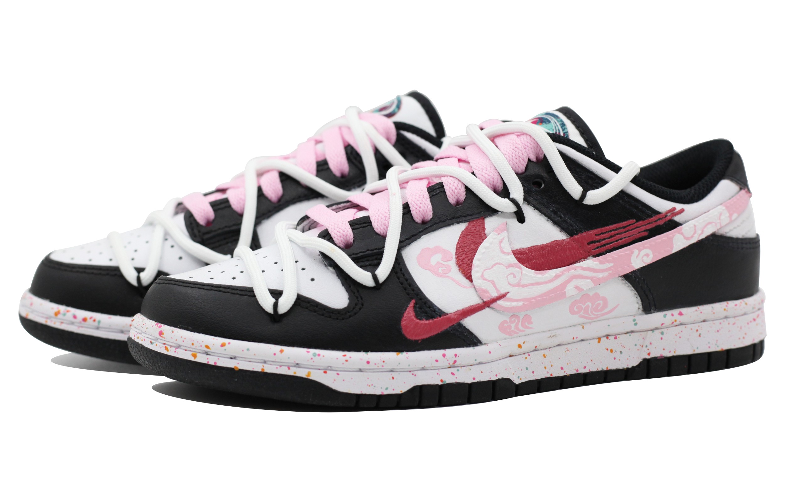 Lookbook (W) 나이키 덩크 로우 '멀티 스우시 - 검/흰/핑' FD4623-131(Team39-AMY85国风云锦)