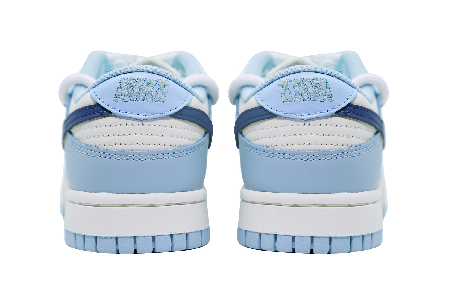 Shop 【定制球鞋】 Nike Dunk Low "海洋之悦" 北海道 经典百搭 低帮 板鞋 女款 白蓝