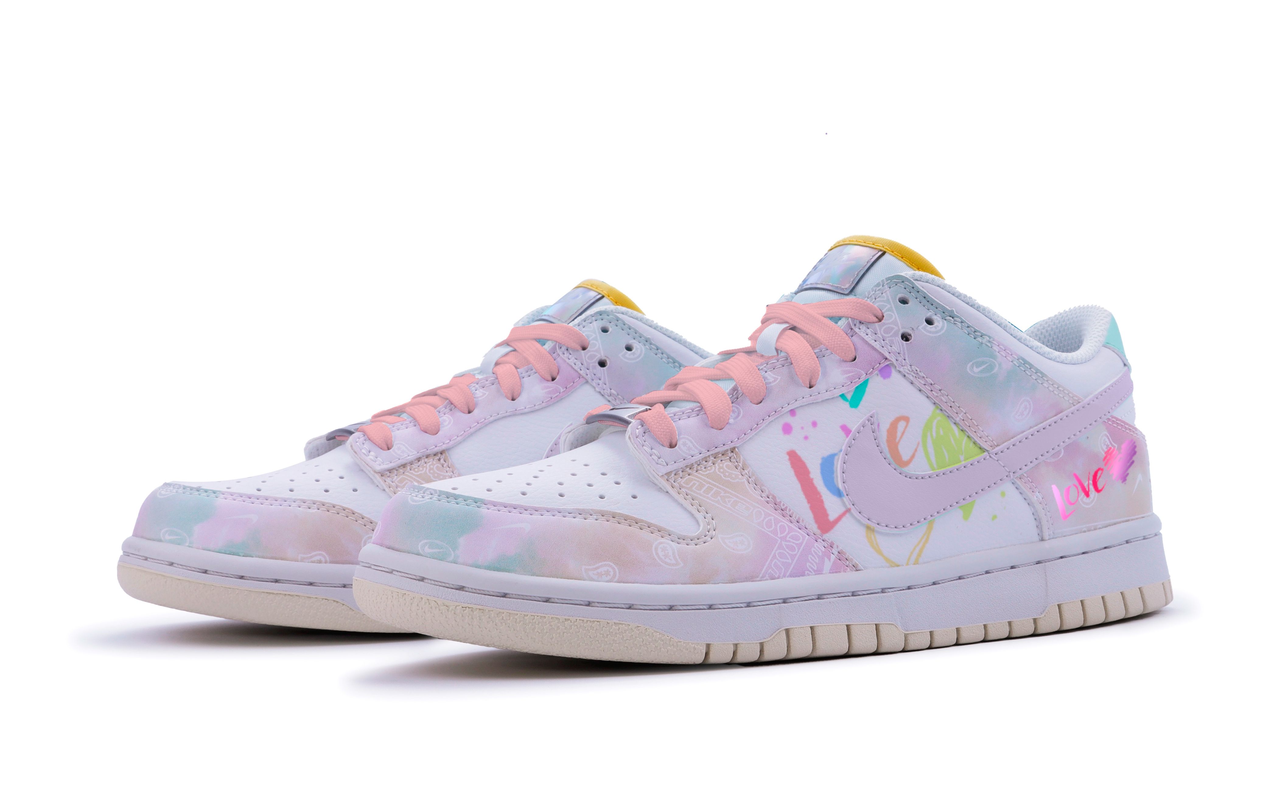 Lookbook (W) 나이키 덩크 로우 '페이즐리 캔디' (커스텀) FJ7707-131-444058