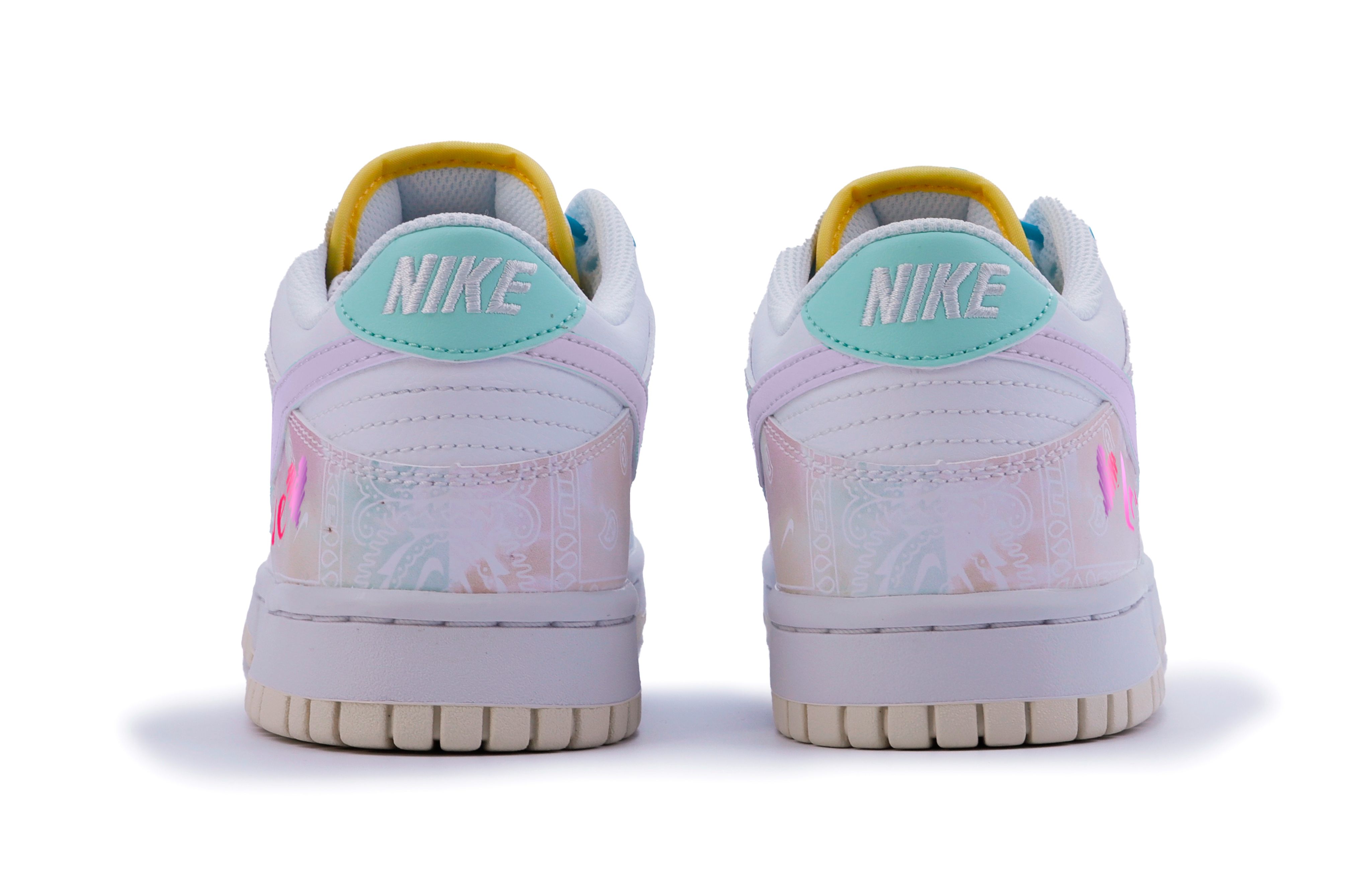 Shop (W) 나이키 덩크 로우 '페이즐리 캔디' (커스텀) FJ7707-131-444058