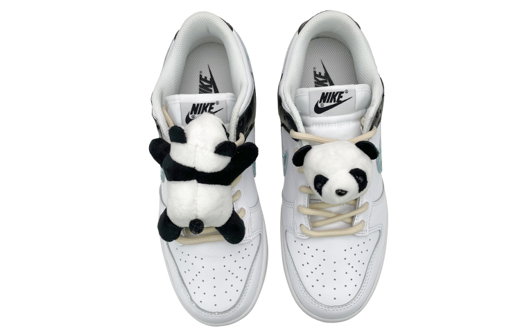 Shop 【定製球鞋】 Nike Dunk Low 是在玩鞋 熊貓 可愛 塗鴉 做舊 玩偶 情侶 低幫 板鞋 女款 黑白