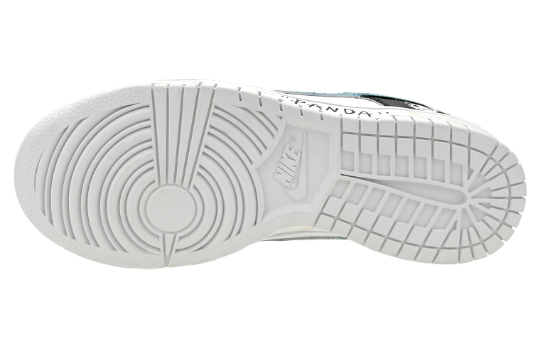 Details for 【定製球鞋】 Nike Dunk Low 是在玩鞋 熊貓 可愛 塗鴉 做舊 玩偶 情侶 低幫 板鞋 女款 黑白