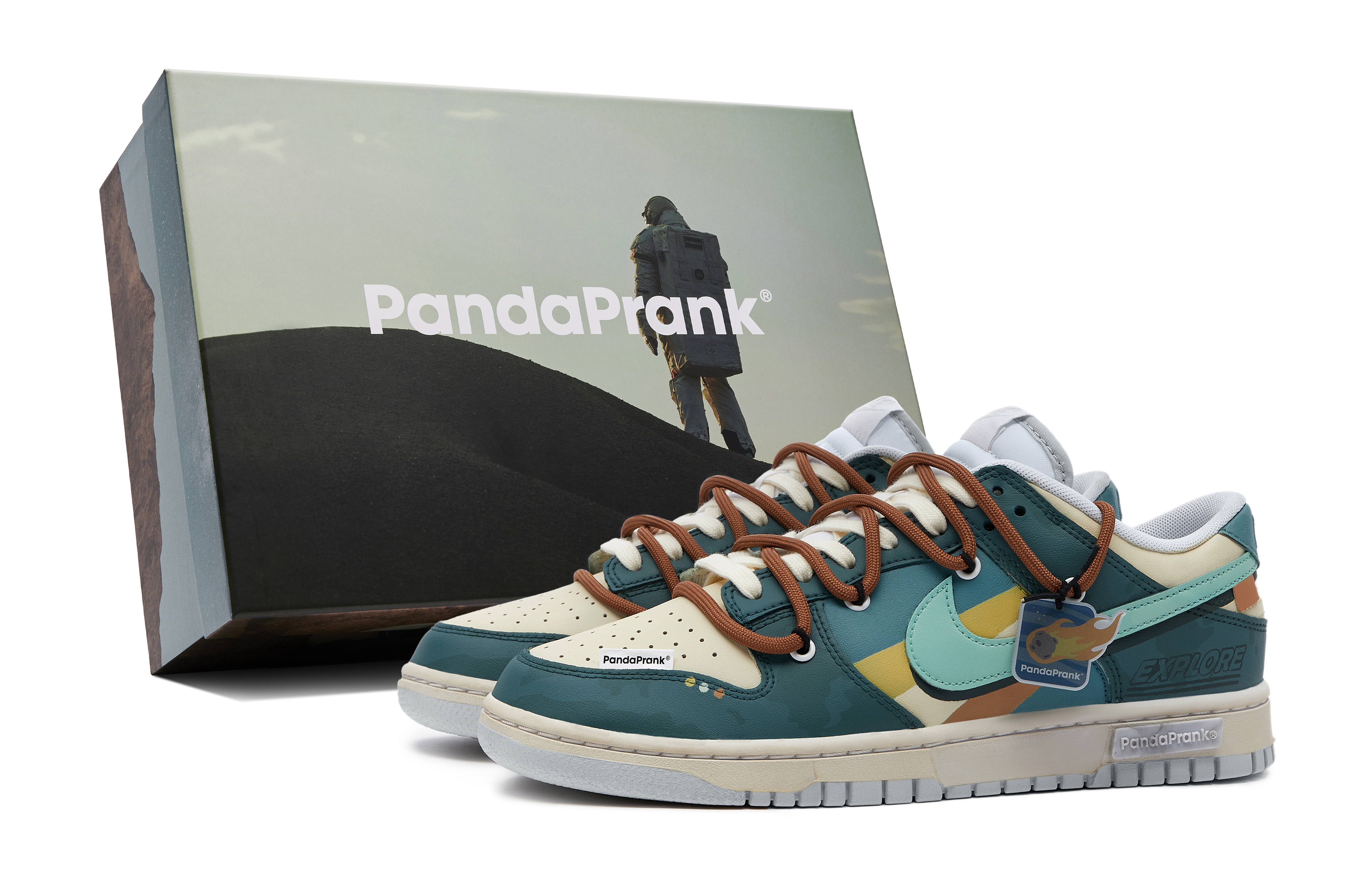 Buy (W) [Sepatu Kustom] Nike Dunk Low 'Penjelajahan Semesta Panda' DH9765-102-481024