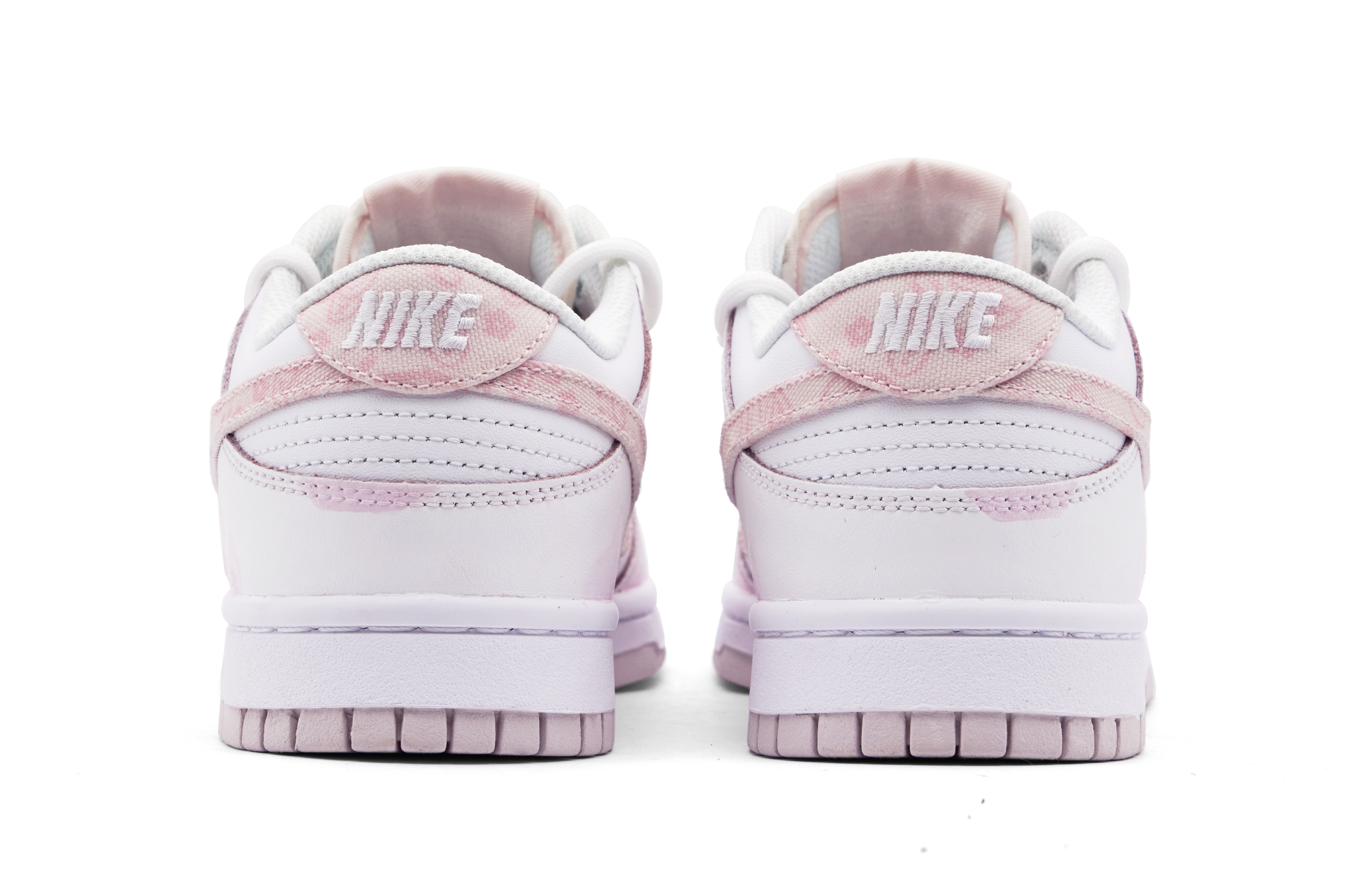 Shop (W) [カスタムシューズ]（女性用）ナイキ ダンク ロー 'パステルピンク ブロッサム' FD1449-100(Team51-女款樱落)